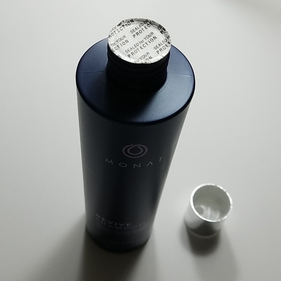Monat Revive Shampoo - Picture 2 of 4